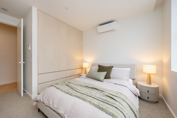 Large Bedroom with BIR and Queen Bed 