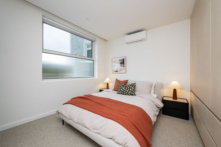 Large Bedroom with BIR and Queen Bed 