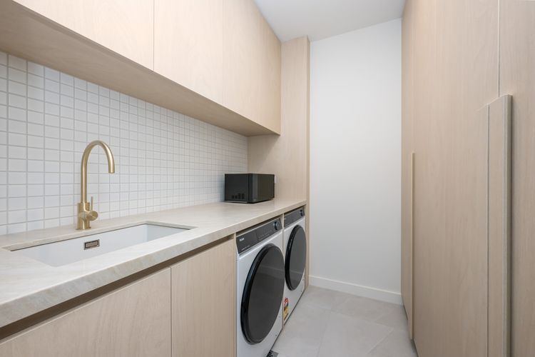 Laundry / Butlers Pantry 