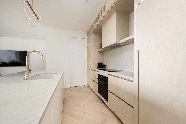 Luxurious Kitchen with state of the art appliances