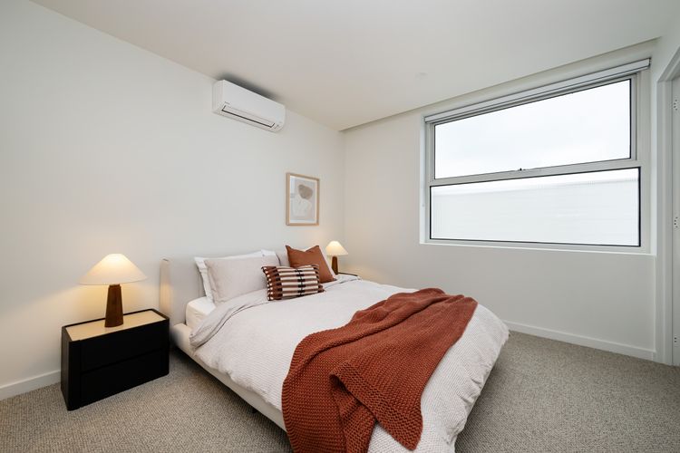 Large  2nd Bedroom with BIR and Queen Bed 