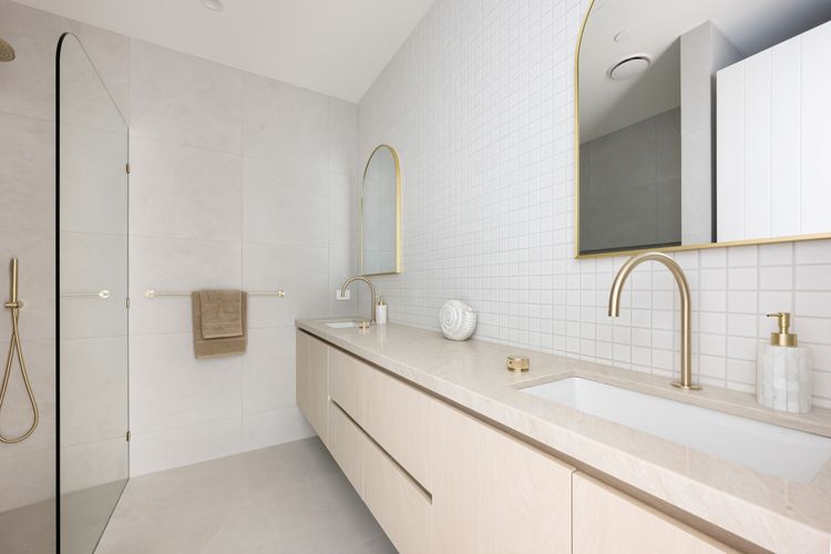 Second Bathroom with Walk in Shower 