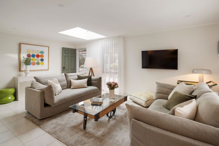 Lounge Room and Entrance 