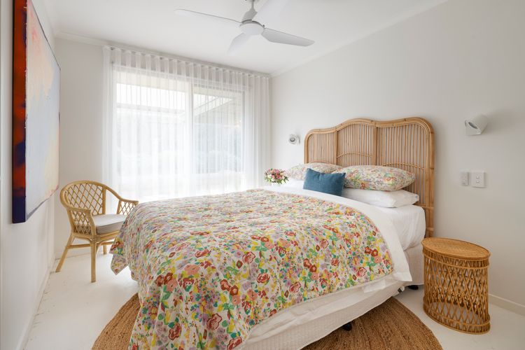 Master Bedroom with Queen Bed 