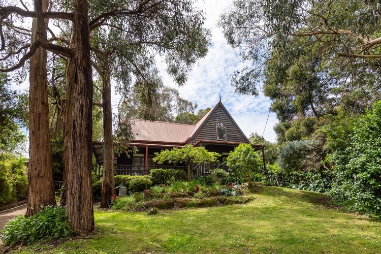 Collins Street House front view