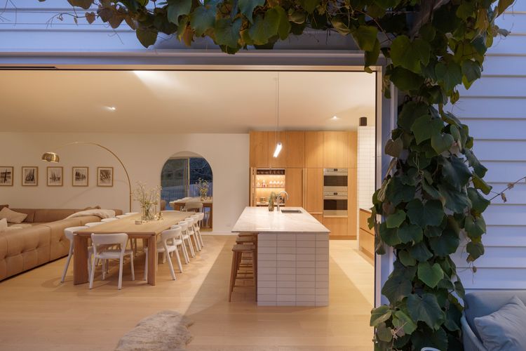 Open Kitchen / Dining Space 
