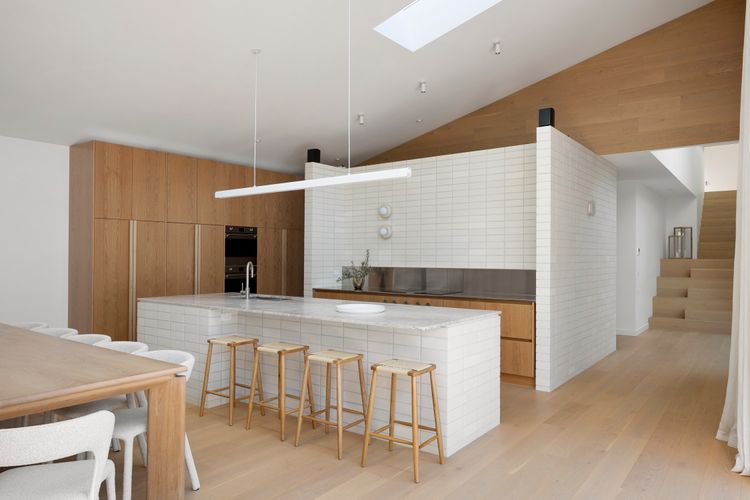 Fully equipped stunning kitchen  and Butlers Pantry 