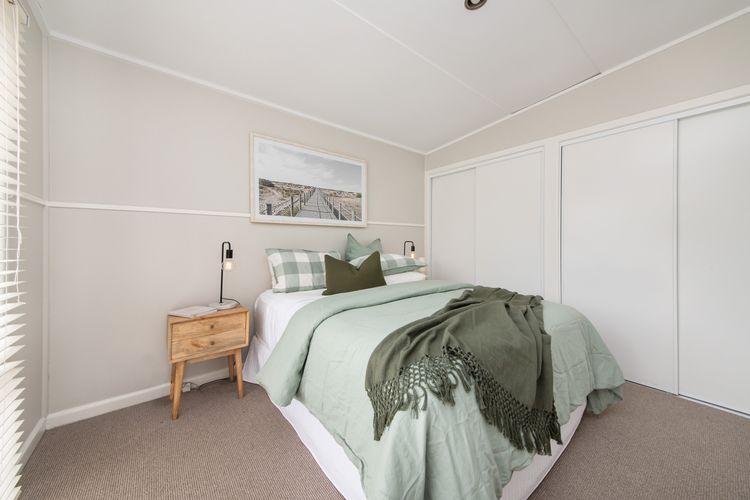 Master bedroom with Queen bed