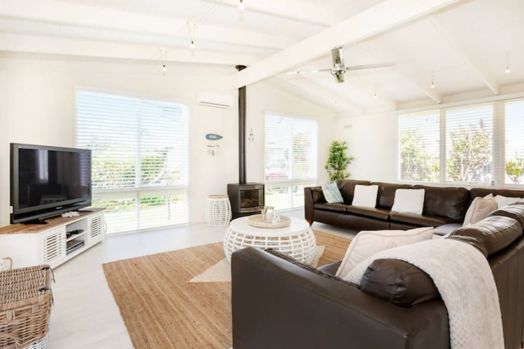 Light and bright living spaces with electric fireplace 