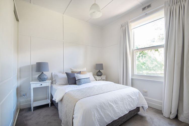 Bedroom 2 with Queen bed