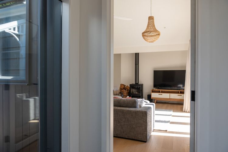 Cosy lounge with fireplace