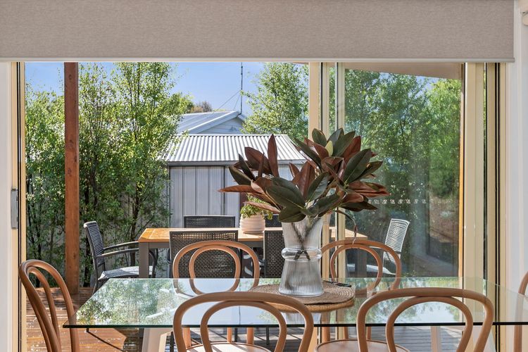 DINING OPENING TO ALFRESCO