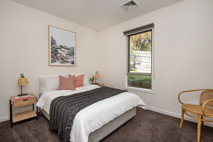 Bedroom 4 with Queen bed