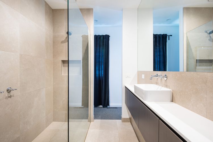 Enjoy our luxurious bathroom, whether you prefer a long, leisurely bath or a quick rinse.