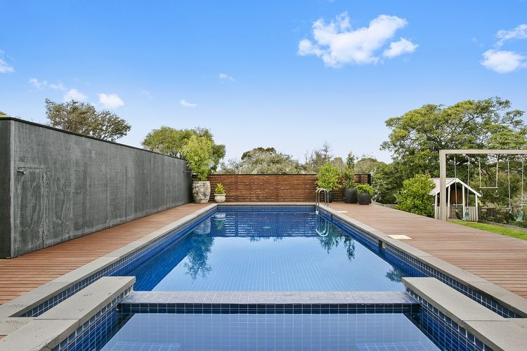 Large solar heated pool and gas heated spa