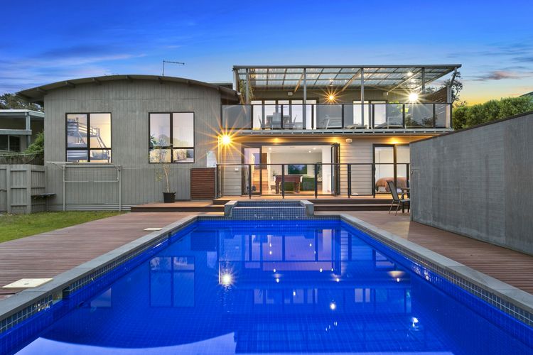Large solar heated pool and gas heated spa