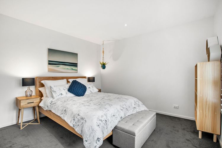 Bedroom two: Queen bed 