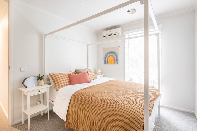 Second bedroom with queen bed