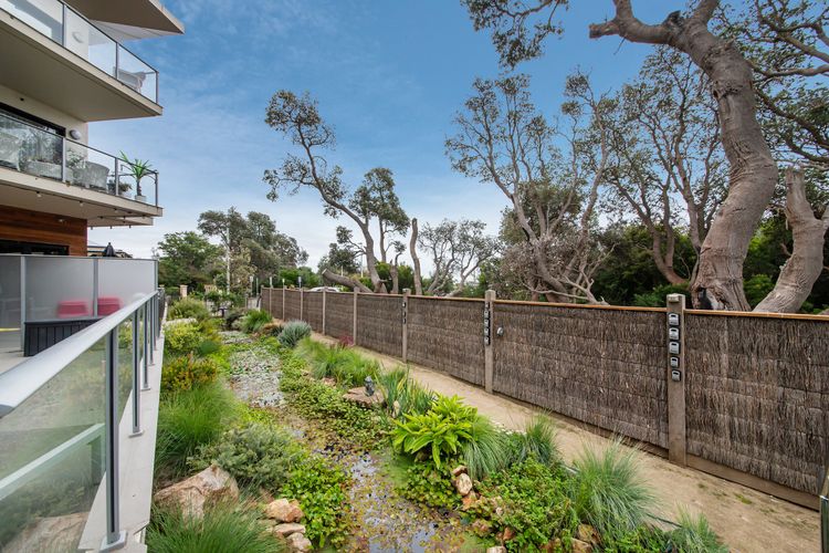 Located the same side as the beach, you're only a couple of minutes to walk to the water.