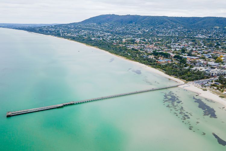The beautiful peninsula coastline 