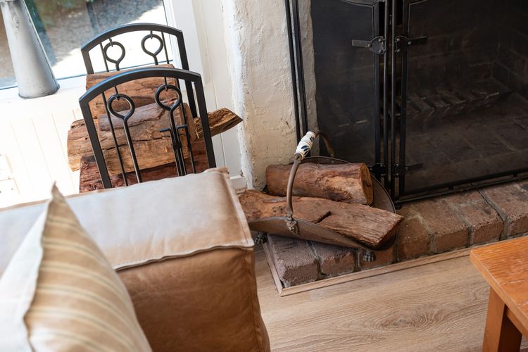 There's a provision of fire wood to start heating the fire place up