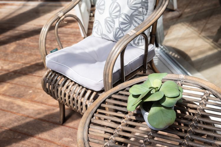 A close up look of the seating area on the patio 