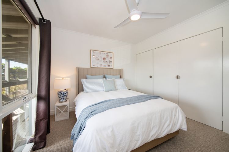 Bedroom 4 with queen bed 