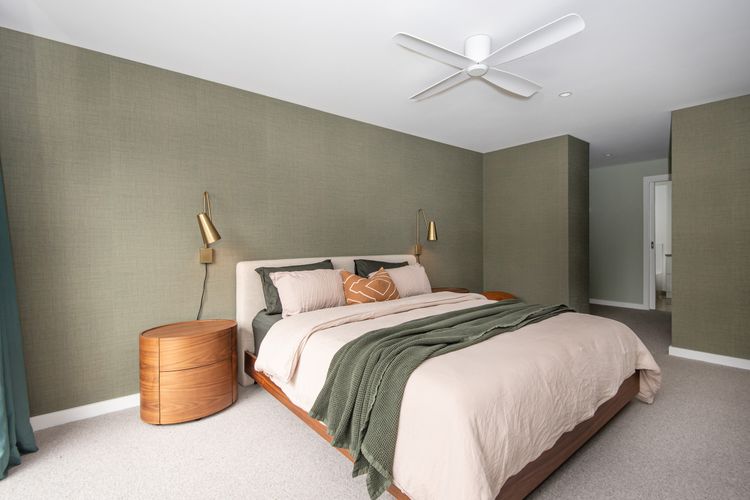 Master suite with ensuite, ceiling fans 