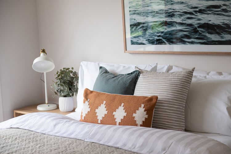 Intricate bed setup
