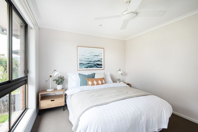 Upstairs bedroom with queen bed 