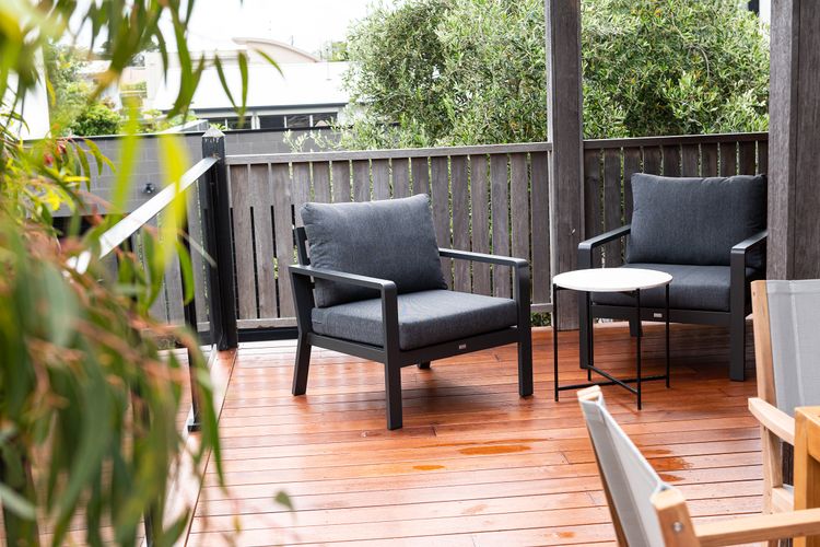Balcony with seating