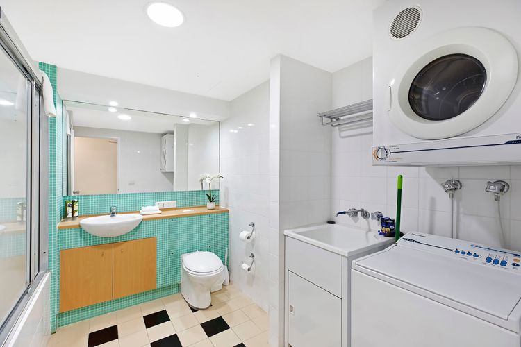 The Entrance Waterfront Apartment 111