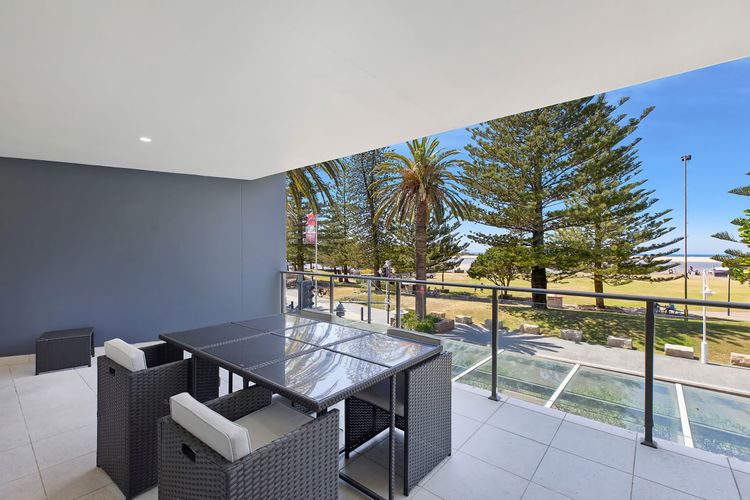 Rooftop Pool King Bed A C Balcony Views