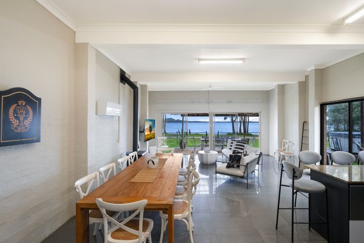 Stillwater Lakehouse – Waterfront with Spa