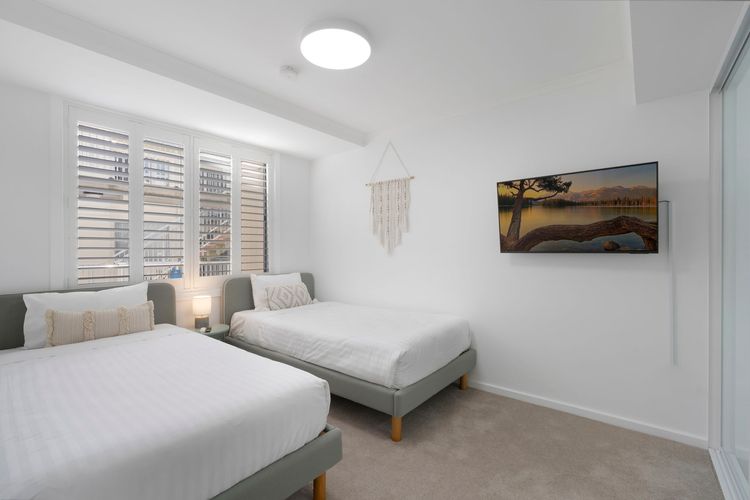Stylish Waterfront Apartment | Pool | Balcony | Prime Location