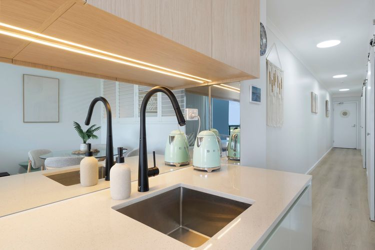 Stylish Waterfront Apartment | Pool | Balcony | Prime Location