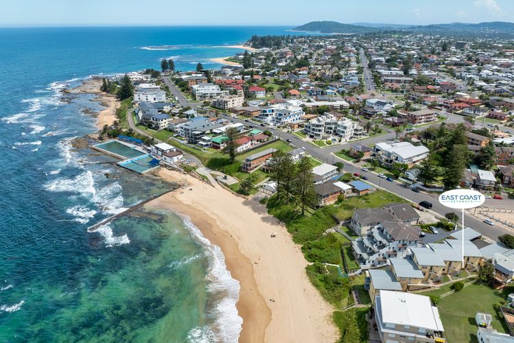 OceanFront Elegance with King Bed, Balcony & Beach