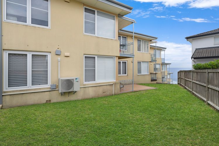 OceanFront Elegance with King Bed, Balcony & Beach