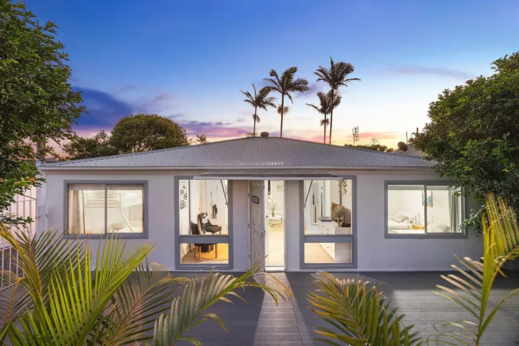 Sunny Shores Beach House Pet Friendly