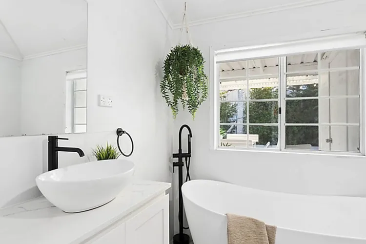 Sunny Shores Beach House Pet Friendly