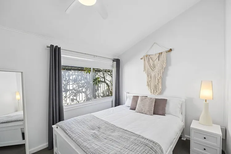 Sunny Shores Beach House Pet Friendly