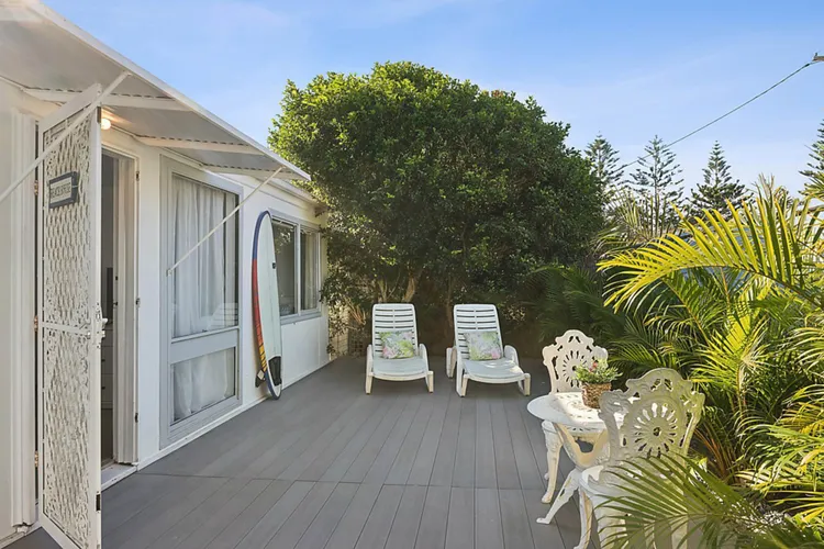 Sunny Shores Beach House Pet Friendly