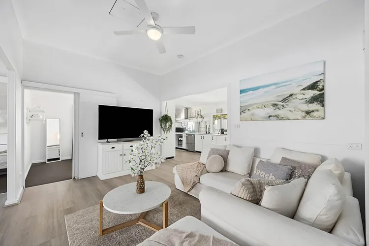 Sunny Shores Beach House Pet Friendly