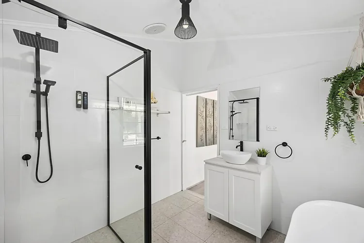 Sunny Shores Beach House Pet Friendly