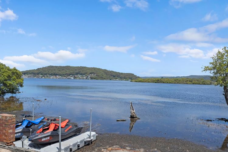 Jet Ski Pontoon 