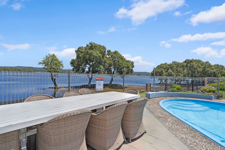 Pool out Door seating