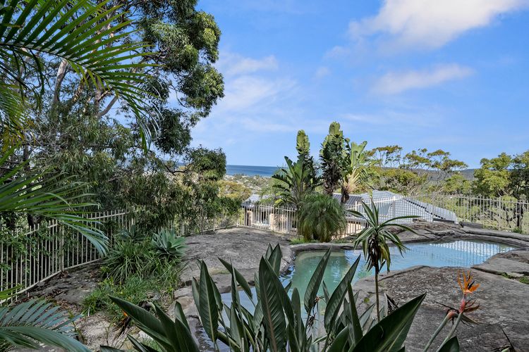 Resort Style Rock Pool Oasis