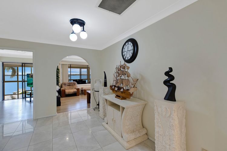 Toukley Waterfront House