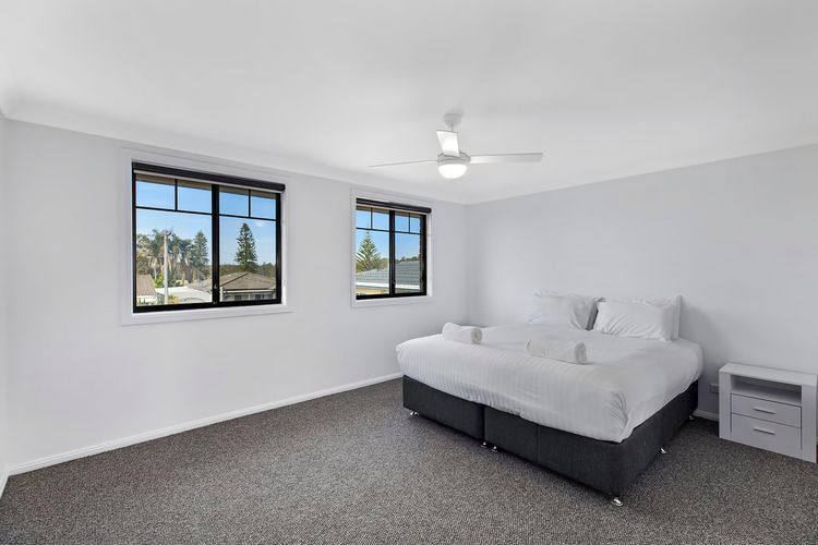 North Entrance Beach House Pet Friendly Accommodation