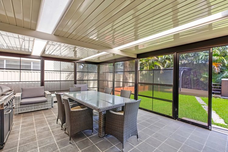North Entrance Beach House Pet Friendly Accommodation